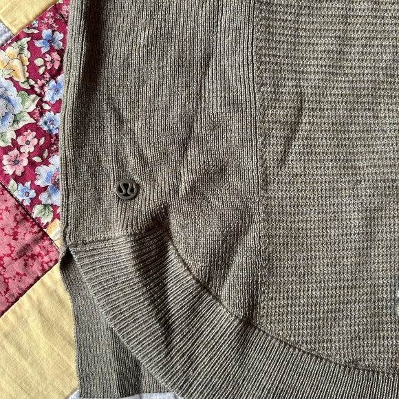 Sit In Lotus Hoodie Sweater - Picture 9 of 9